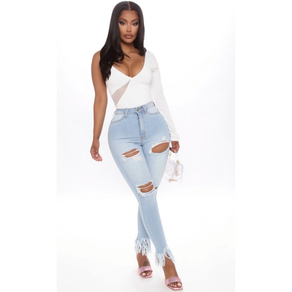 Fashion Nova "Hang Around" Fringe Light Wash Distressed Jeans NWT